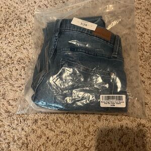 Judy Blue women’s  medium wash  Skinny capri Jeans